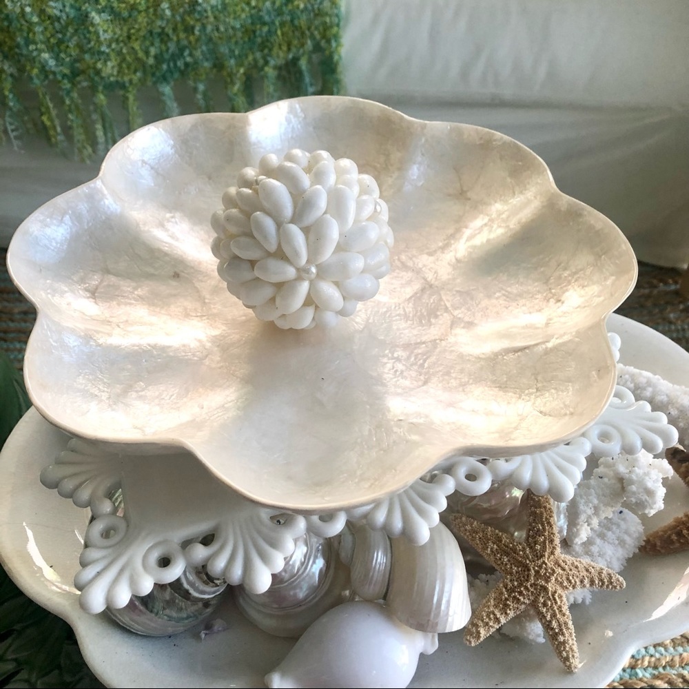 New! Beautiful Capiz Scallop Seashell Serving Bowl Display Bowl